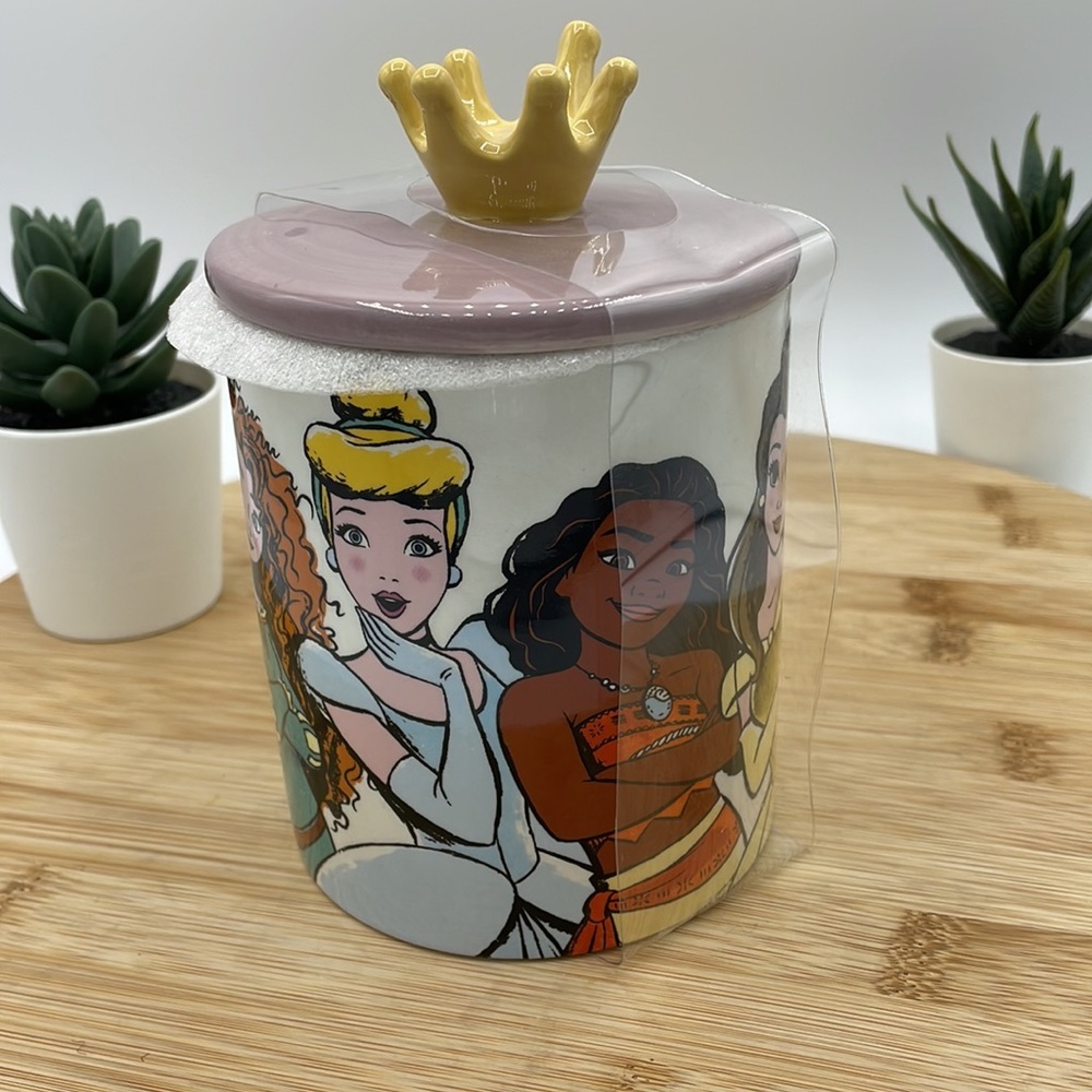 Disney 6 Princess Ceramic Mug with Crown Lid; 18 oz - Picture 4 of 10